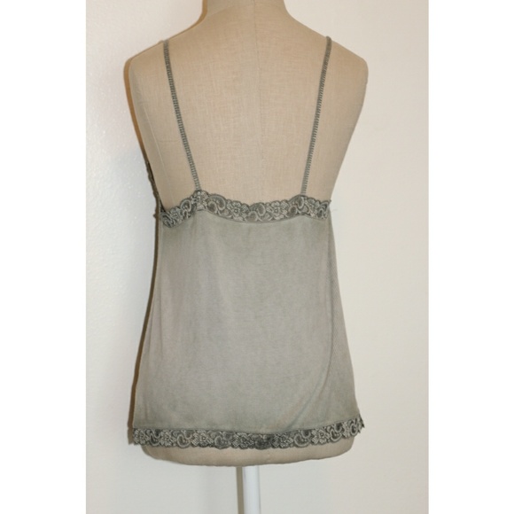 🧚‍♀️American Eagle Army Green Lace Tank Top🧚‍♀️ - Picture 2 of 3